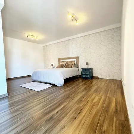 Villa Marbella, Nueva Andalucia, 3 Floors, Pool