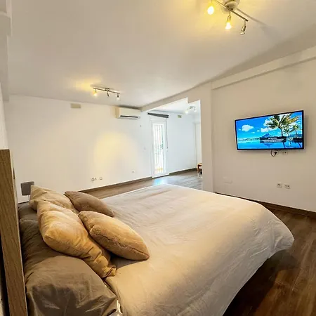 Villa Marbella, Nueva Andalucia, 3 Floors, Pool Marbella