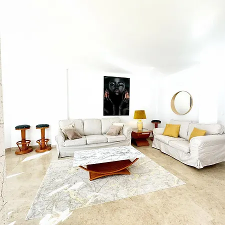 Villa Marbella, Nueva Andalucia, 3 Floors, Pool *