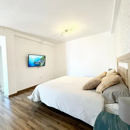 Marbella, Nueva Andalucia, 3 Floors, Pool Villa *