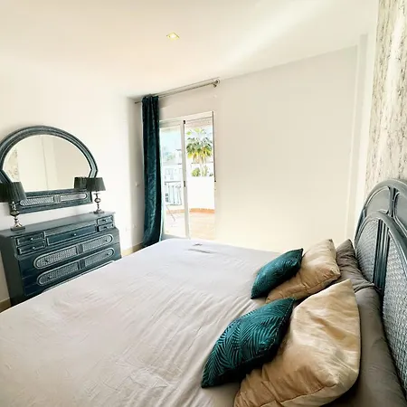 Marbella, Nueva Andalucia, 3 Floors, Pool *